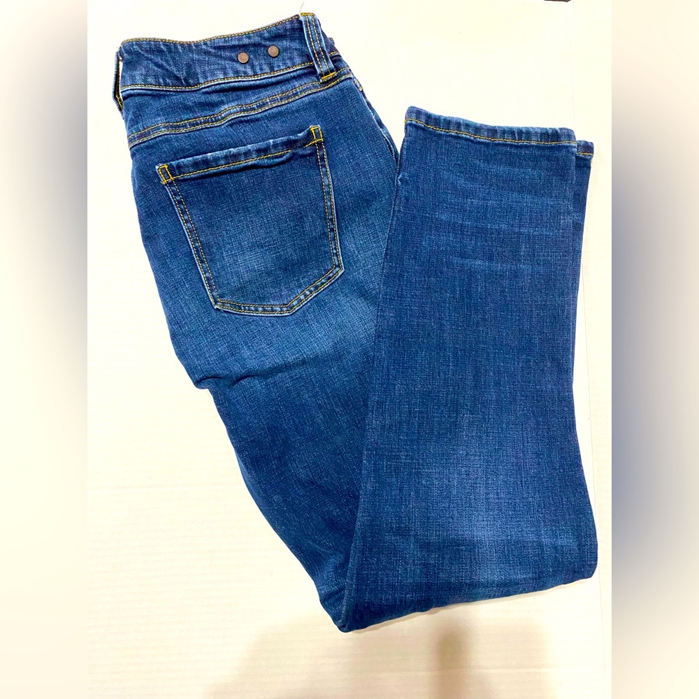 Cabi Size 6 Distressed Slim Boyfriend Jeans Style - Cabi Boyfriend Jeans